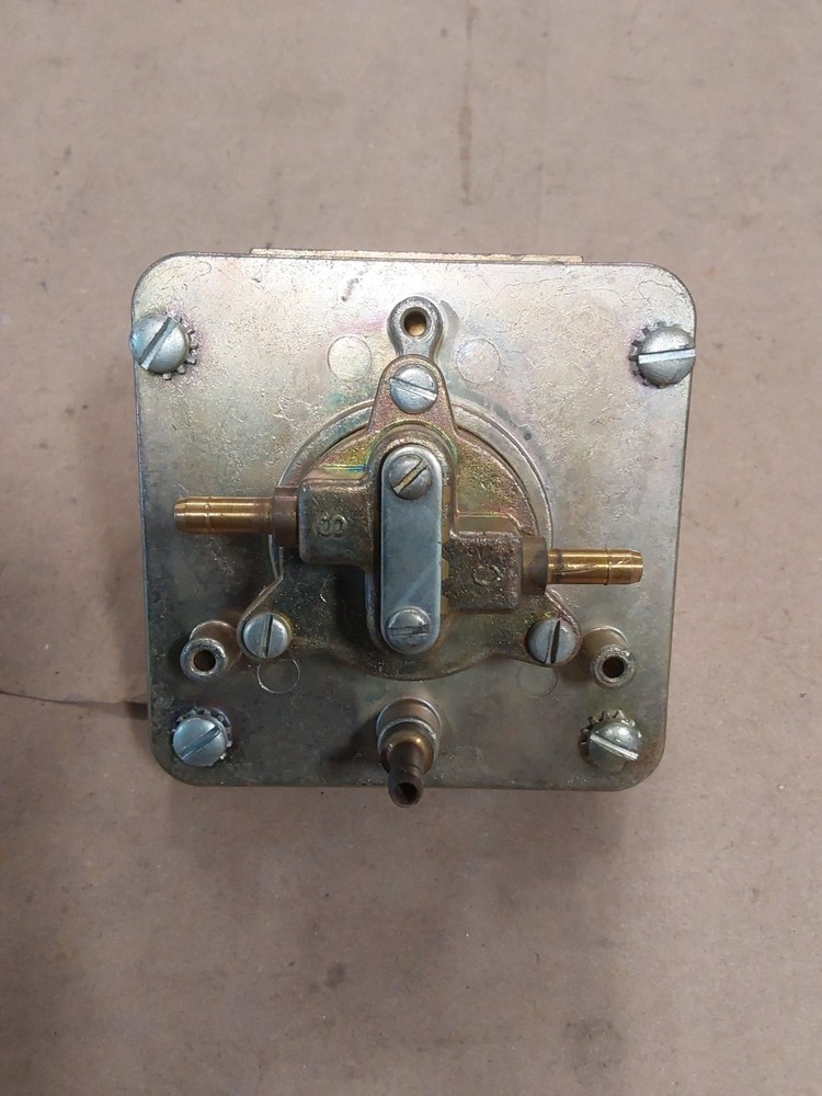 269-1067 Siemens Liquid Level Regulator