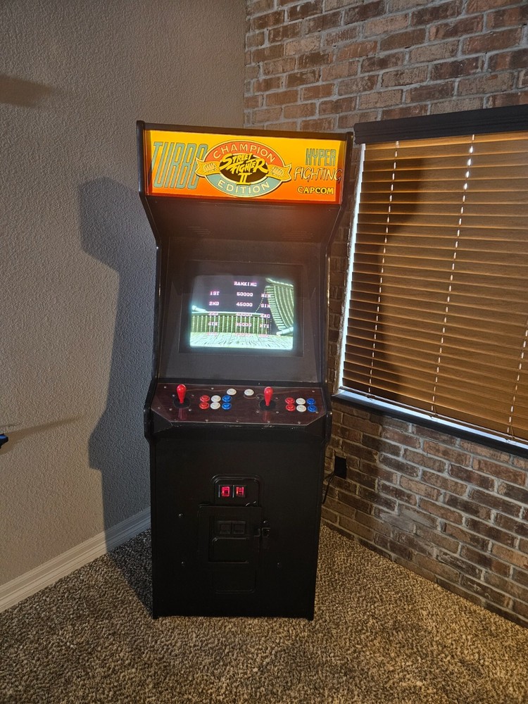 Streetfighter 2 Arcade Machine Rainbow Edition - Rare