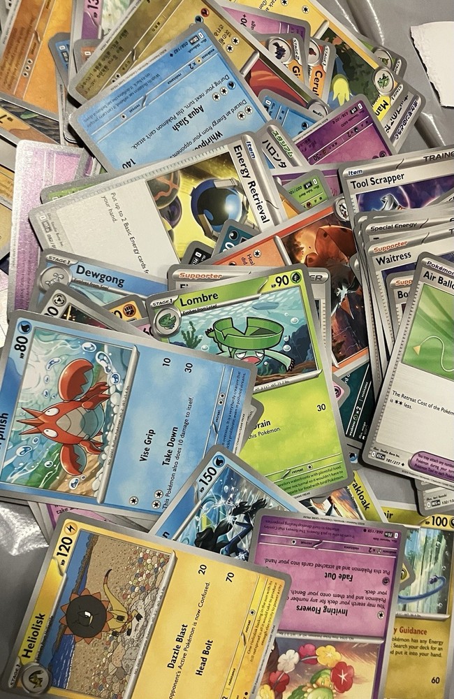 10 random Pokemon Cards