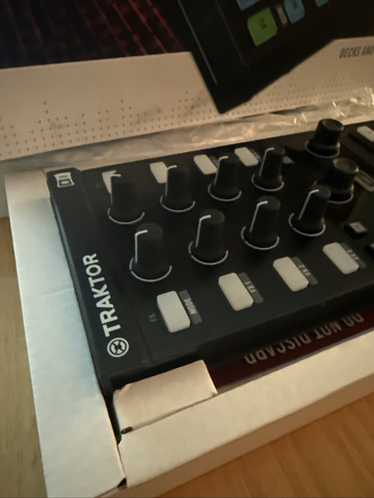 Native Instruments Traktor Kontrol X1 MK2