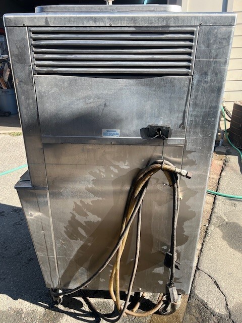 1985 TAYLOR MILKSHAKE / SOFT SERVE MACHINE