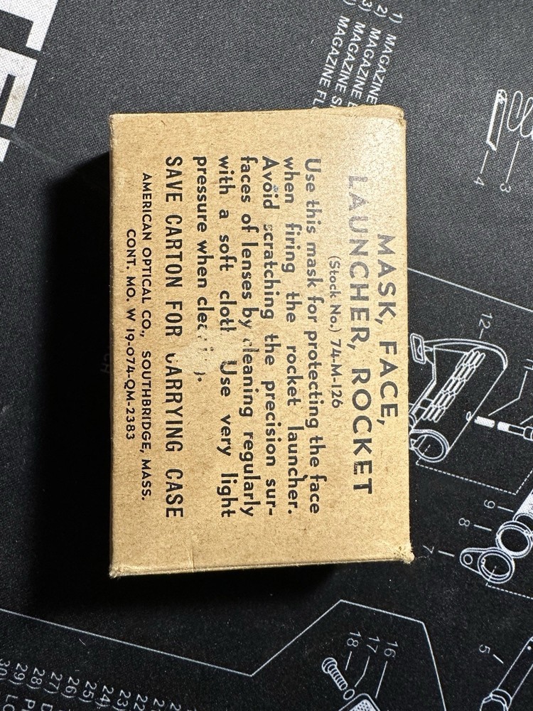 American Optical Co. WWII US Mask Face Rocket Launcher Original Militaria