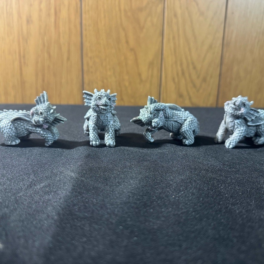Gray Dragon Figurines Set for Small Plants / Edges