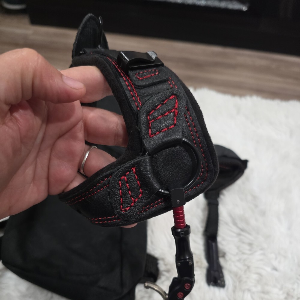 Tru-Fire Hard Core Buckle Archery Release. Black/Red.