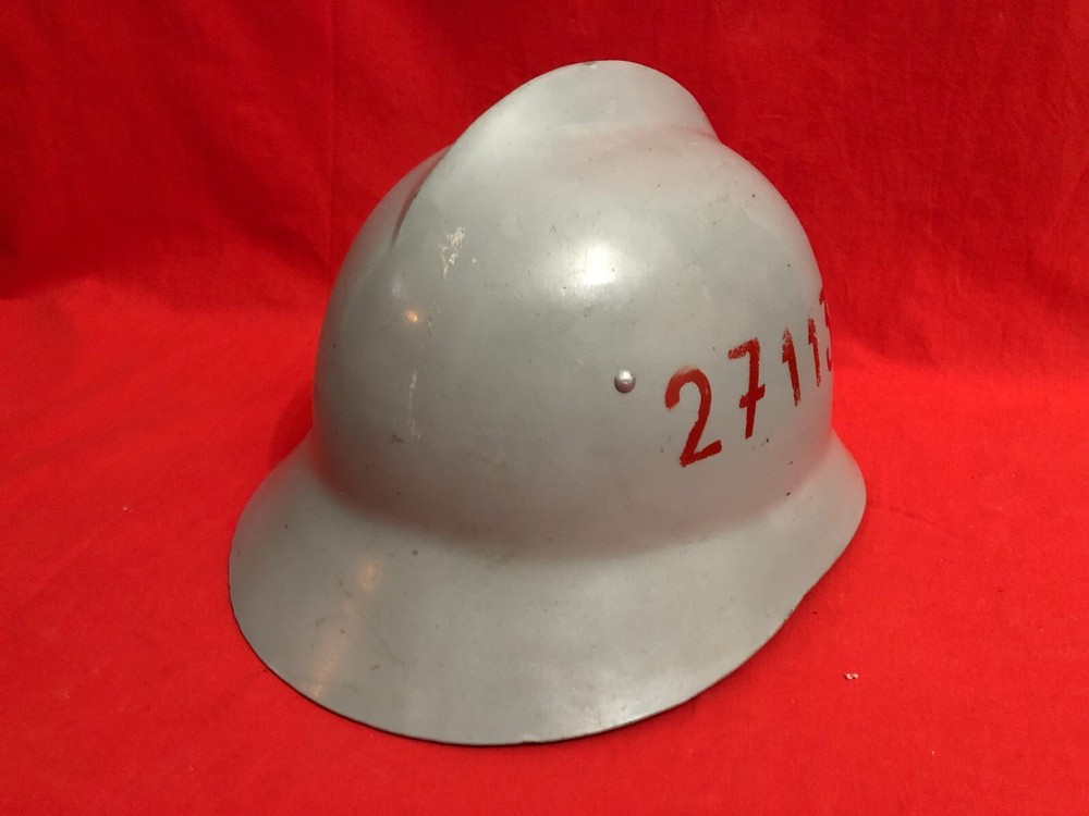 OLD FIREFIGHTER PLASTIC HELMET FIREMAN FIRE FIGHTER RESCUE FEWERWEHR