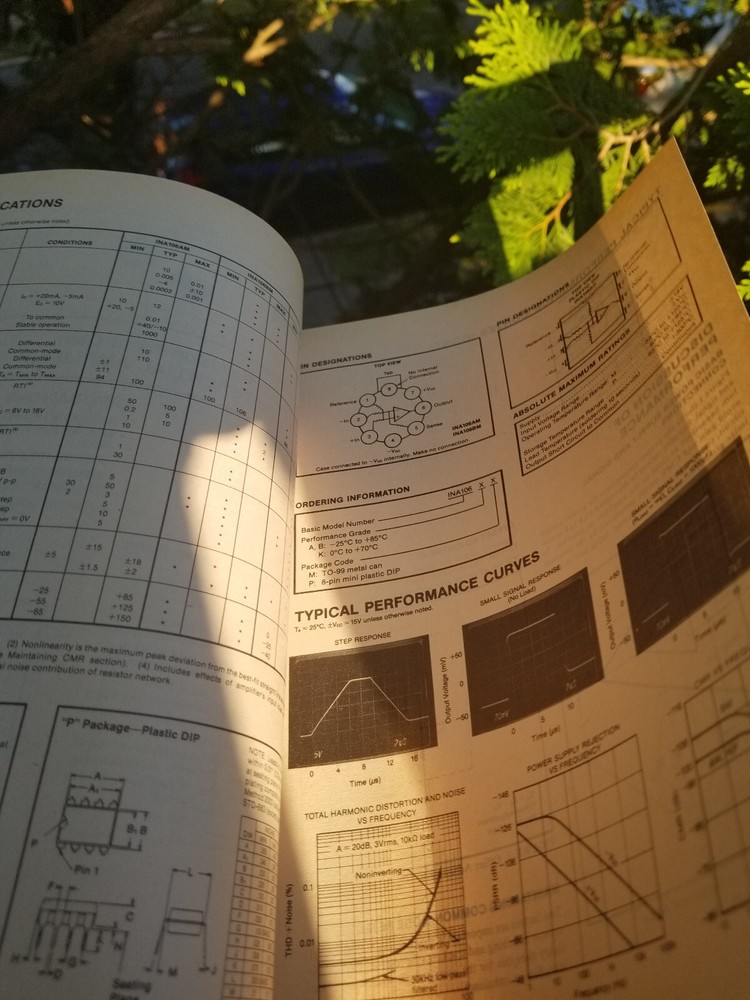 2 VINTAGE ELECTRONICS BOOKS DATA BURR BROWN INTEGRATED CIRCUITS LINEAR IC 1987