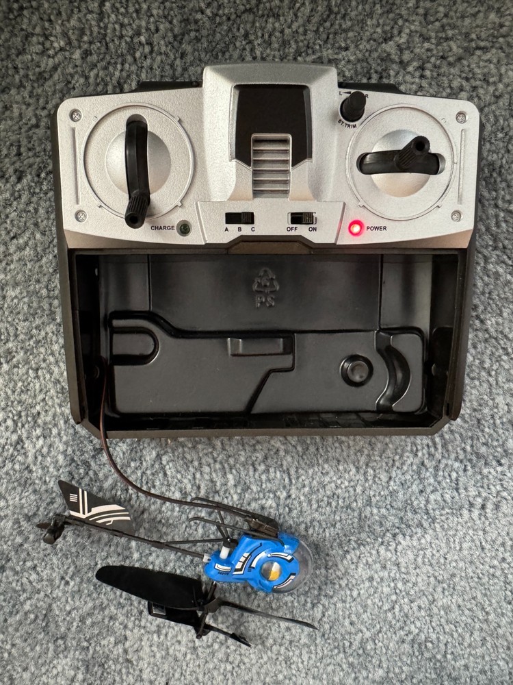 Remote Controller Helicopter - Doesn't Charge --Please read detailed description