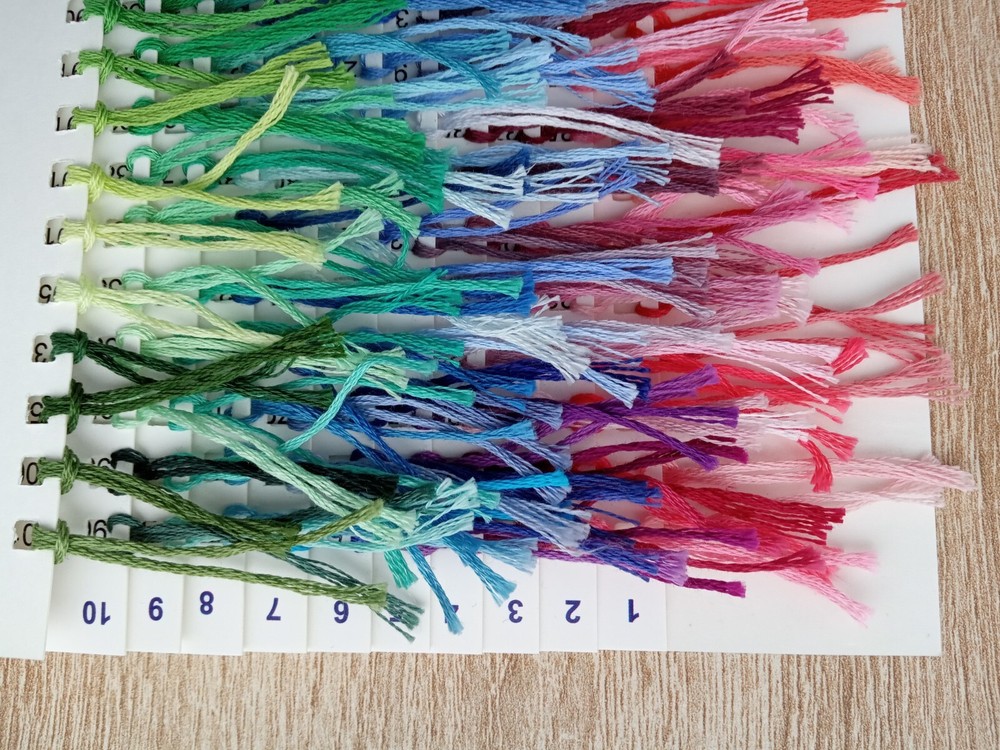 DMC Color Chart with Real Thread Samples - 482 Colors, 10 cm Lengths, Includes
