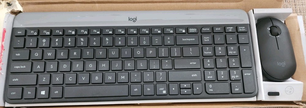 Logitech MK470 Slim Wireless Keyboard & Mouse Combo Graphite Open Box