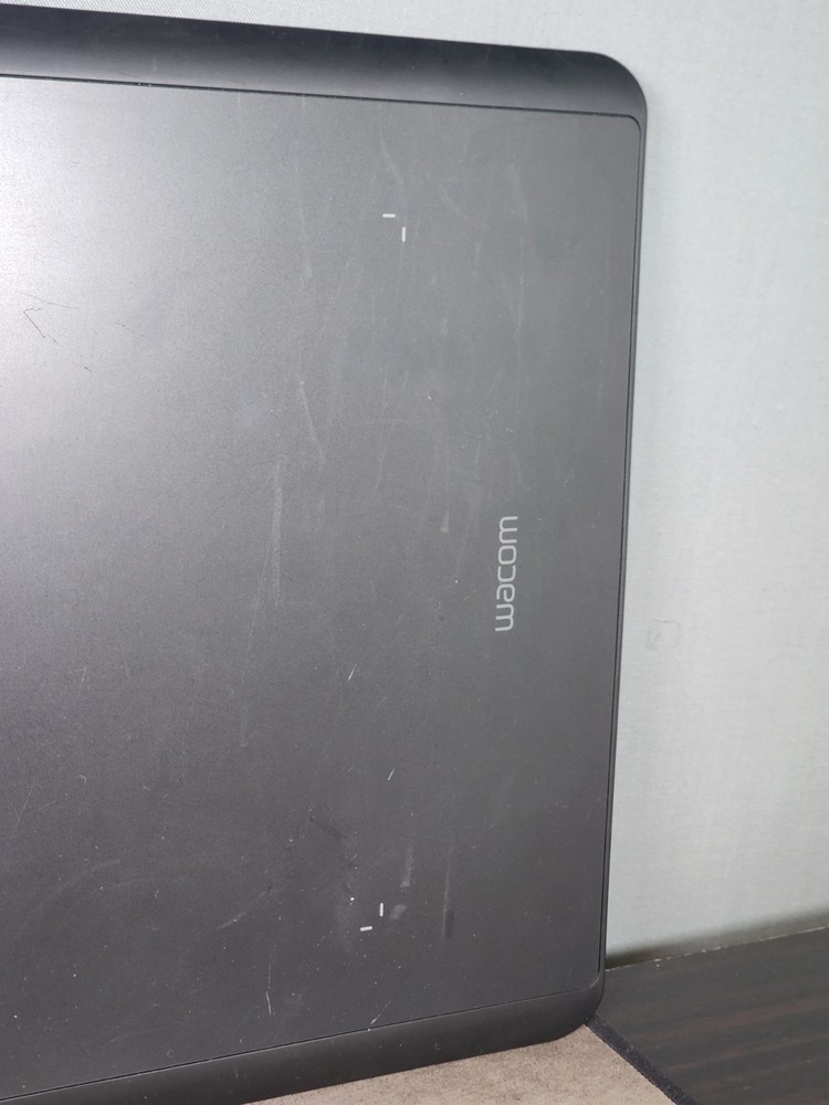 Wacom Intuos Pro PTH-660 Medium Graphics Drawing Tablet ONLY - TESTED
