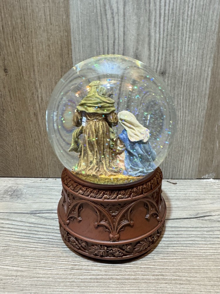 Nativity snow globe “o holy night” 7x4"
