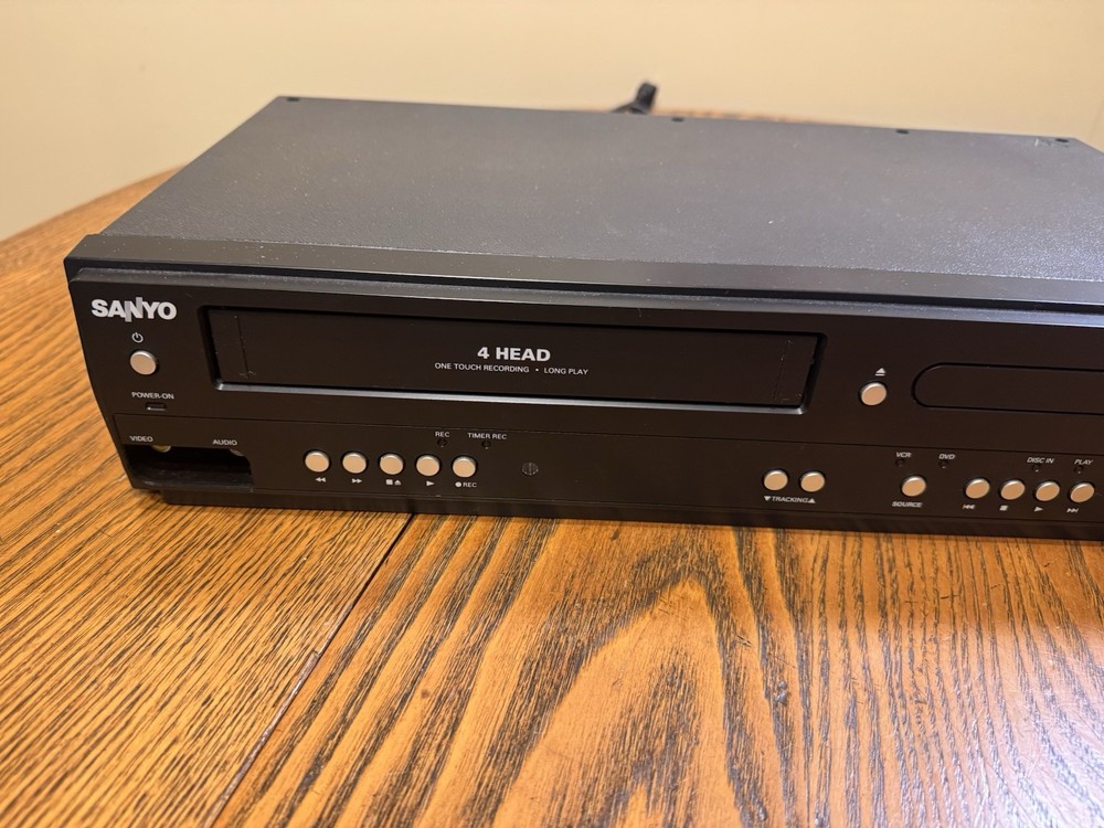 Sanyo 4 Head VCR DVD Combo