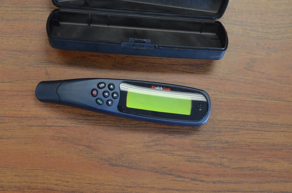 Wizcom Technologies model Quicklink with case