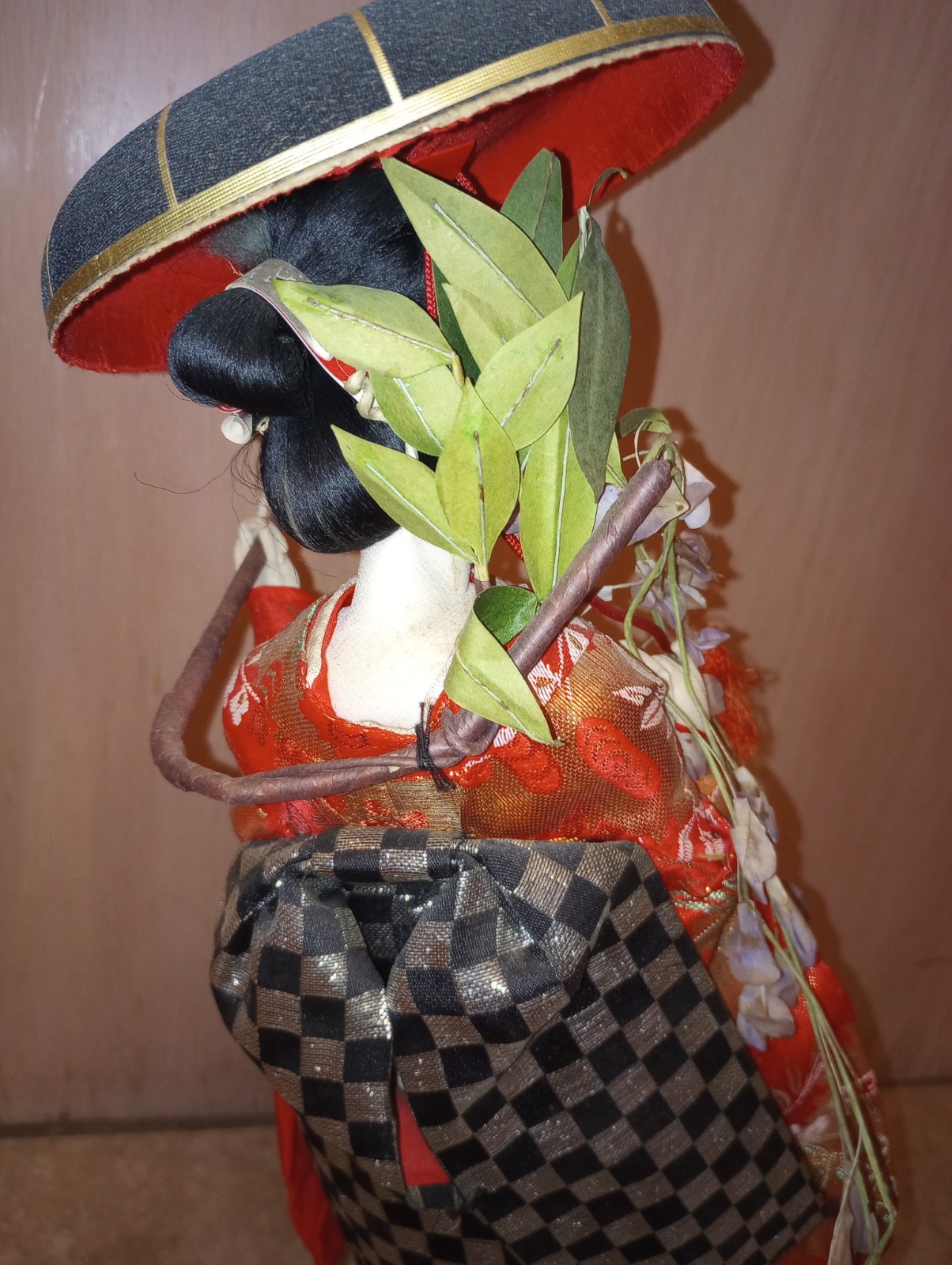 Vintage Nishi & Co. Japanese Geisha Musical Rotating Base