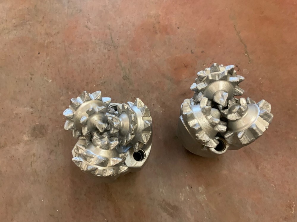 9 7/8 Hughes tricone drilling bits. Mill tooth