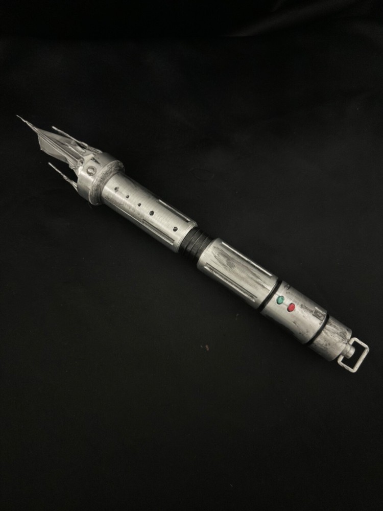 Ulic Qel'Droma Light Saber