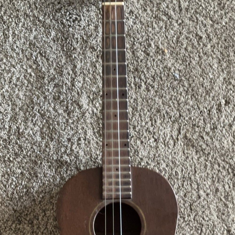 Favilla B-2 Baritone Ukulele