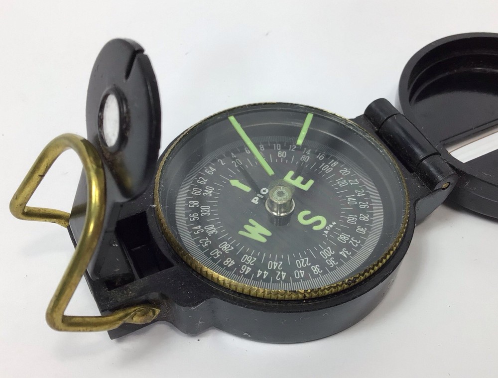 VINTAGE ENGINEER DIRECTIONAL COMPASS