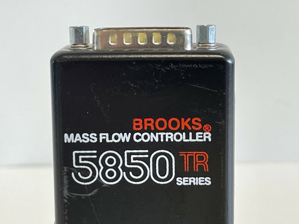 U2: Brooks 5850TR Mass Flow Controller 5850 TR Series