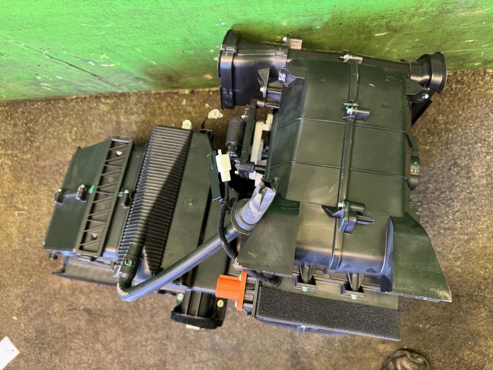 SAIC E-Deliver 3 Base SL EV MAXUS Heater box assembly 2021