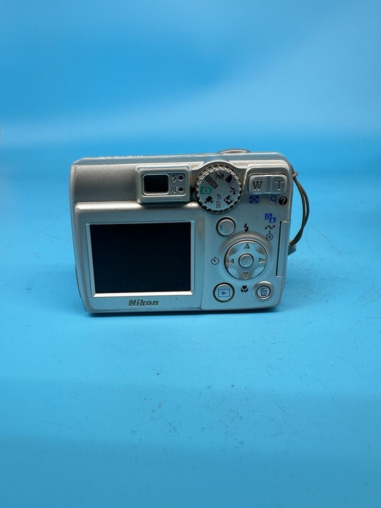 Nikon Digital Camera Coolpix 4600 4.0MP Silver Tested *Read*