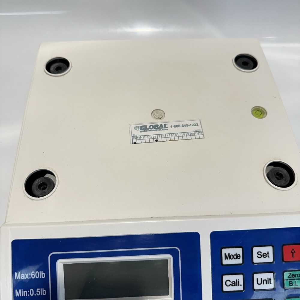 Global Industrial™ Electronic Counting Scale, 60 lb. Capacity