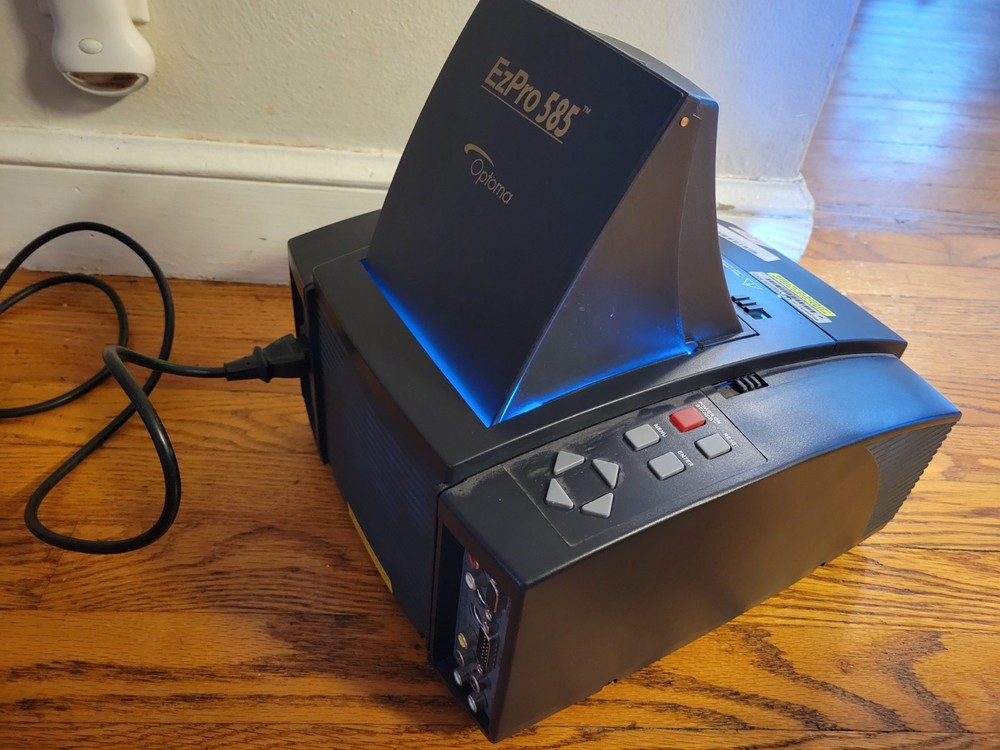 Optoma EzPRO 585 Projector