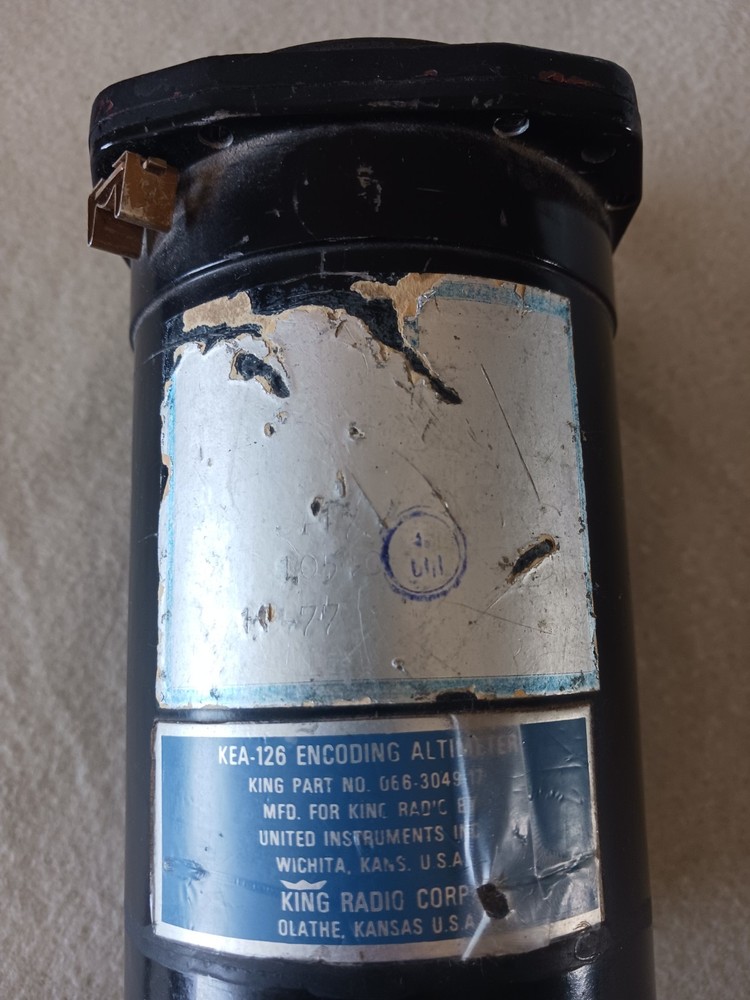 Bendix/King KEA 126 Encoding Altimeter P/N: 066-3049-17