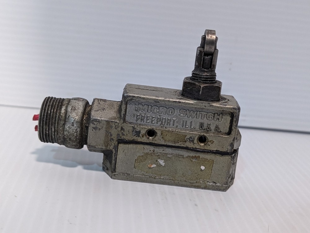Yamatake Honeywell DTE6-2RQ9 Micro Switch/Limit Switch