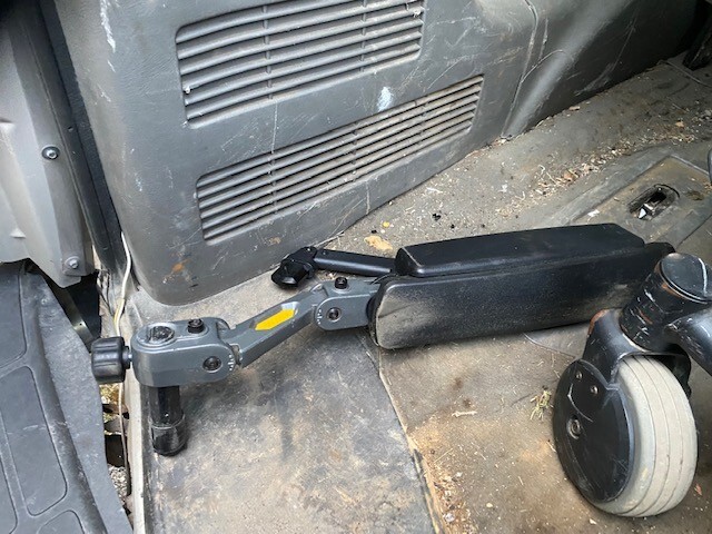 QUANTUM Q6 EDGE LEFT & RIGHT ARM REST, USED, BOTH FOR 1 PRICE