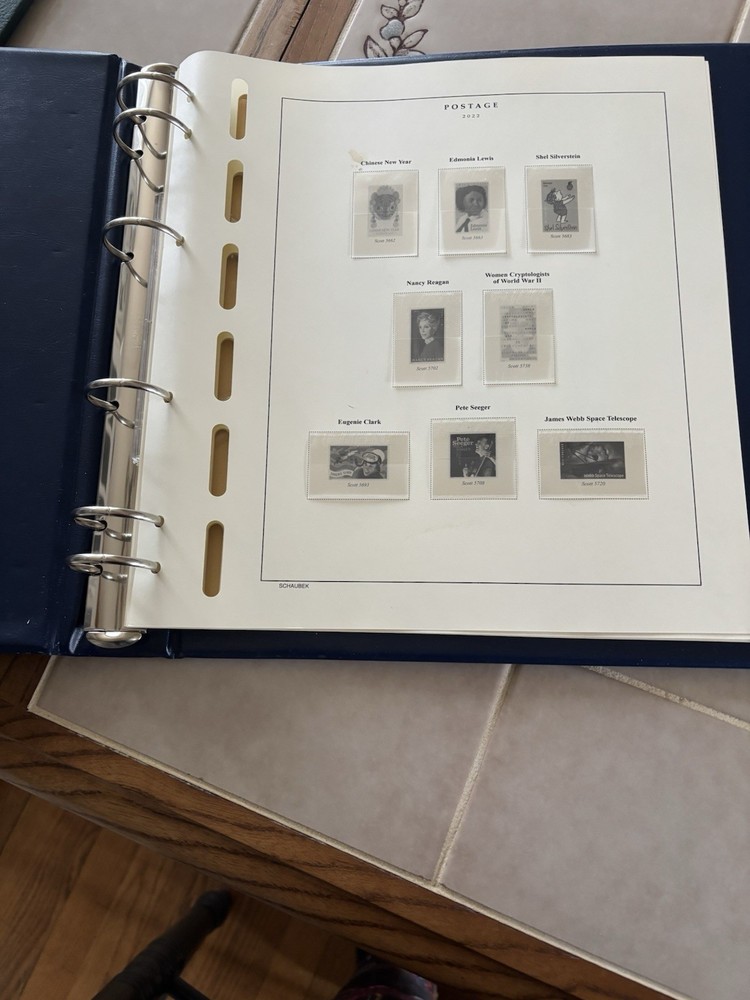 SCHAUBEK STAMP BINDER WITH 2022 US SUPPLEMENT