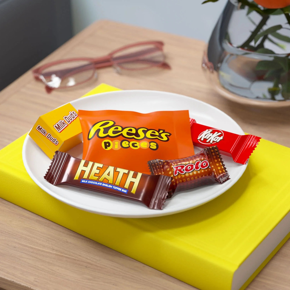 Hershey Assorted Flavored Snack Size Candy, Party Pack 33.08 oz