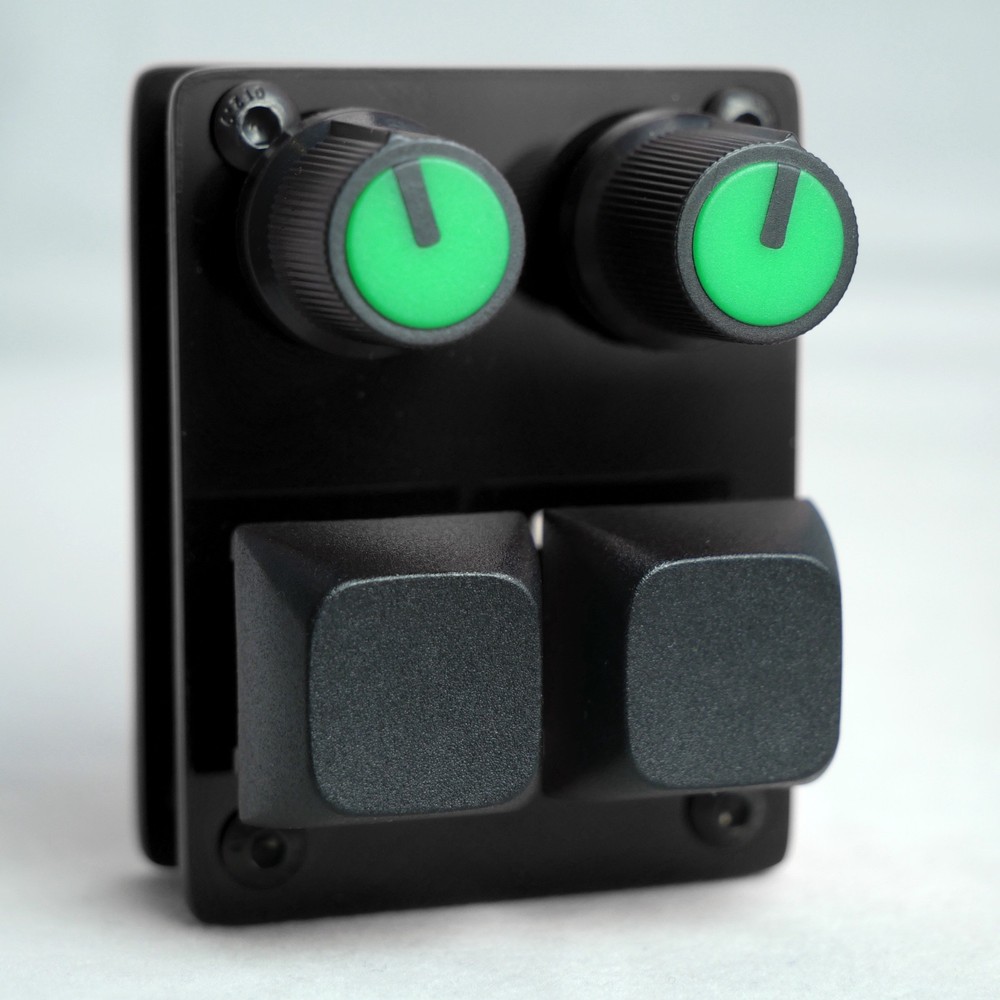 madMidiMini Compact Midi Controller with 2 Note Buttons 2 Potentiometers and LED