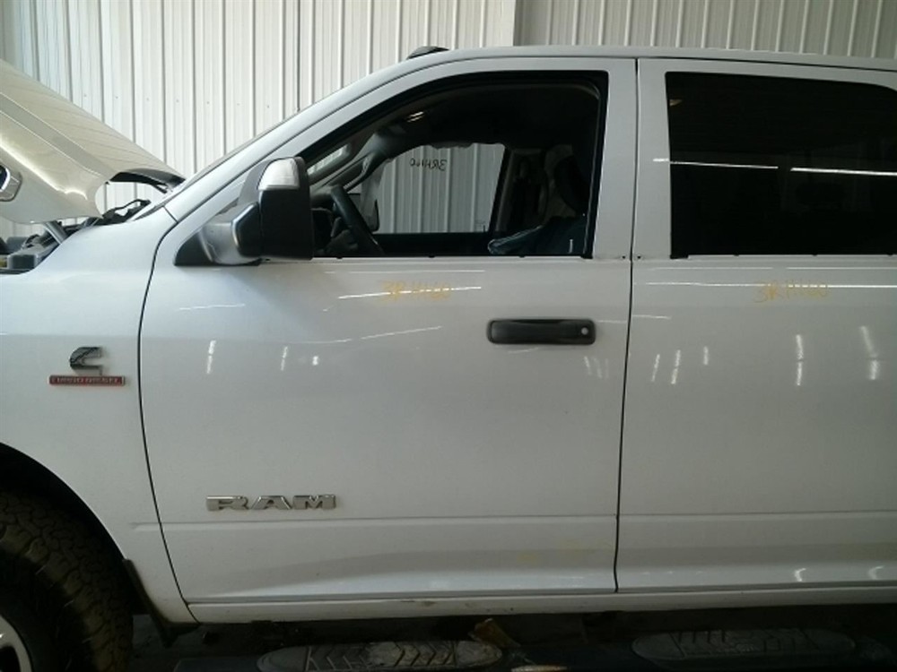 RAM2500 2019 High Mounted Stop Light 104892156