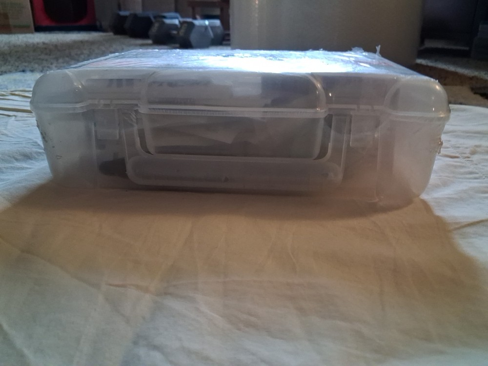 Johnson & Johnson All Purpose First Aid Kit 125 Items - New in Plastic Box