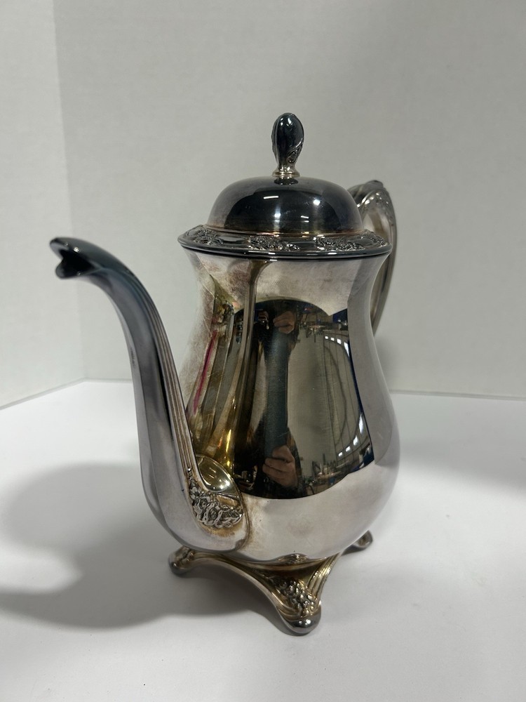 Vintage Oneida SilverSmiths Silver Plated Hinged Lid Coffee Server