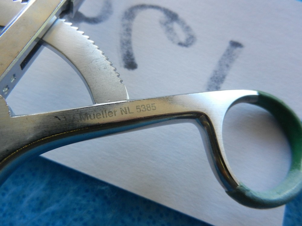 V. Mueller Surgical Orthopedic Meyerding Retractor NL5385