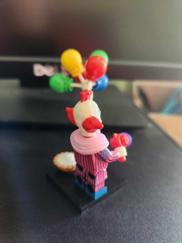 MINI KILLER KLOWNS CUSTOM Made & Printed JUMBO Plus Pie & Base