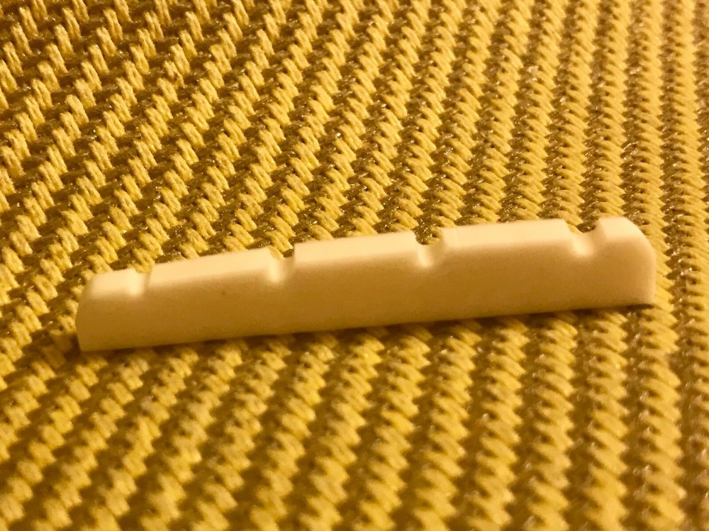 BN-BONE-038 Bleached Bone Flat Bottom 4-String Bass Nut 43X3.5