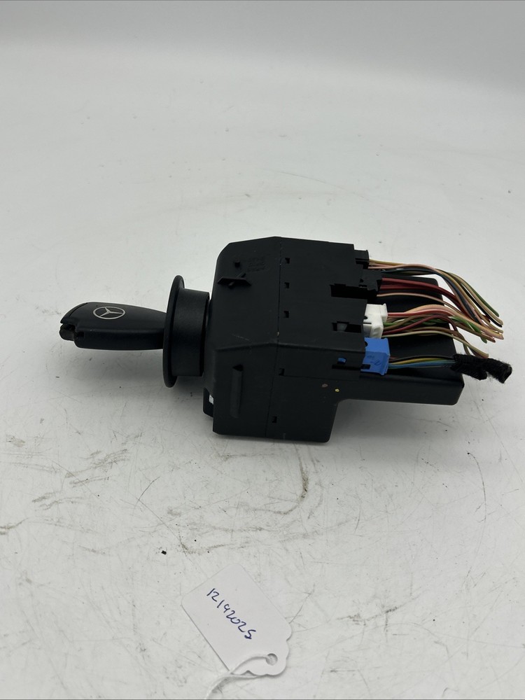 2001-2005 Mercedes C240 Ignition Switch Module Receiver Node W/ Key 2035450508