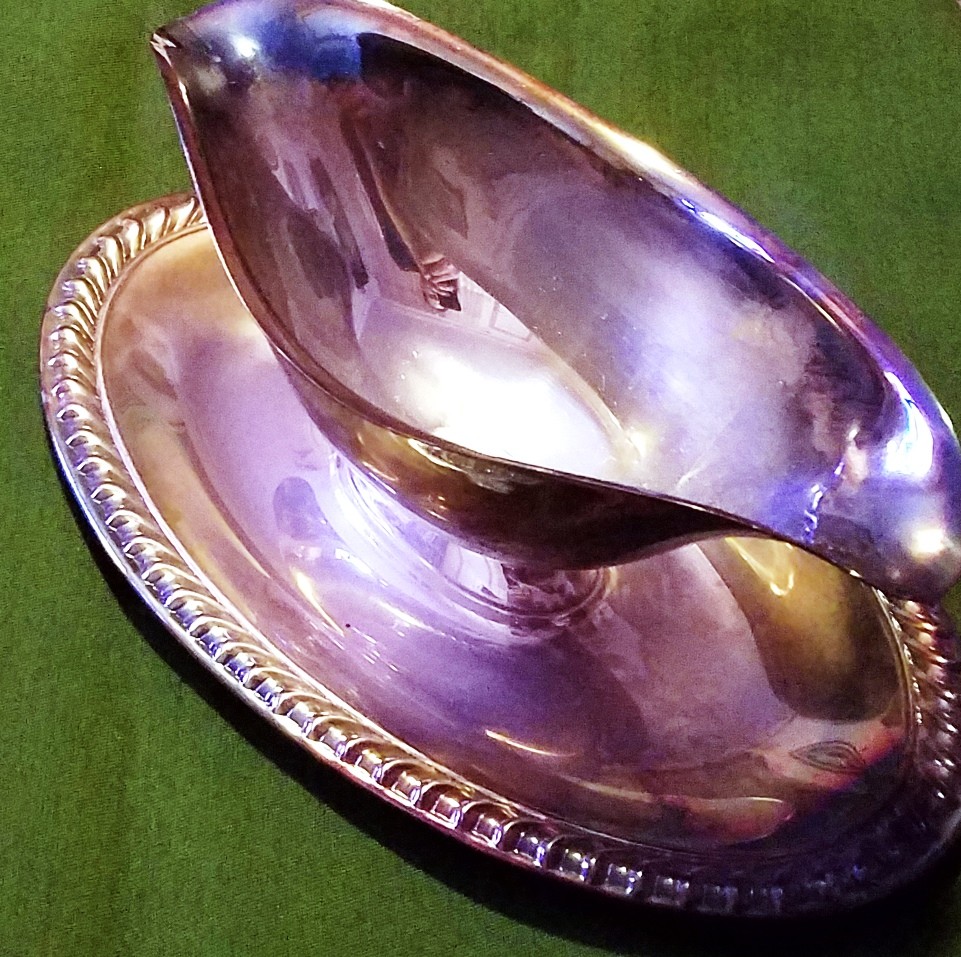 Vintage 6" Wm Rogers Silverplate Gravy Boat