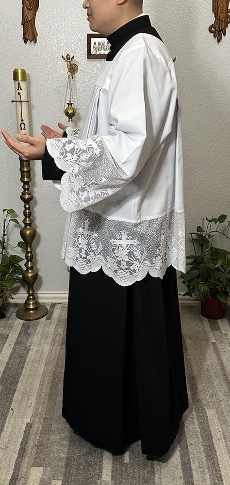 White Surplice With Lace Sur0010
