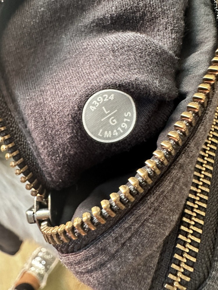 Lululemon dispatch jacket sz large