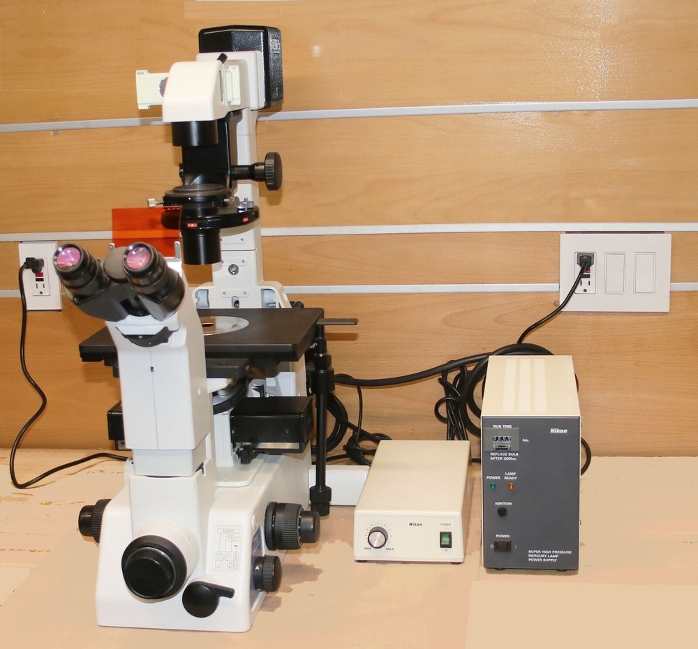 Nikon Eclipse TE300 Inverted Phase Contrast Fluorescence Microscope 5 Objectives
