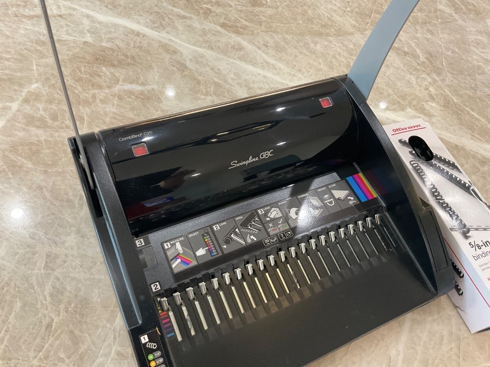 Swingline GBC CombBind C20 Manual Binding Machine