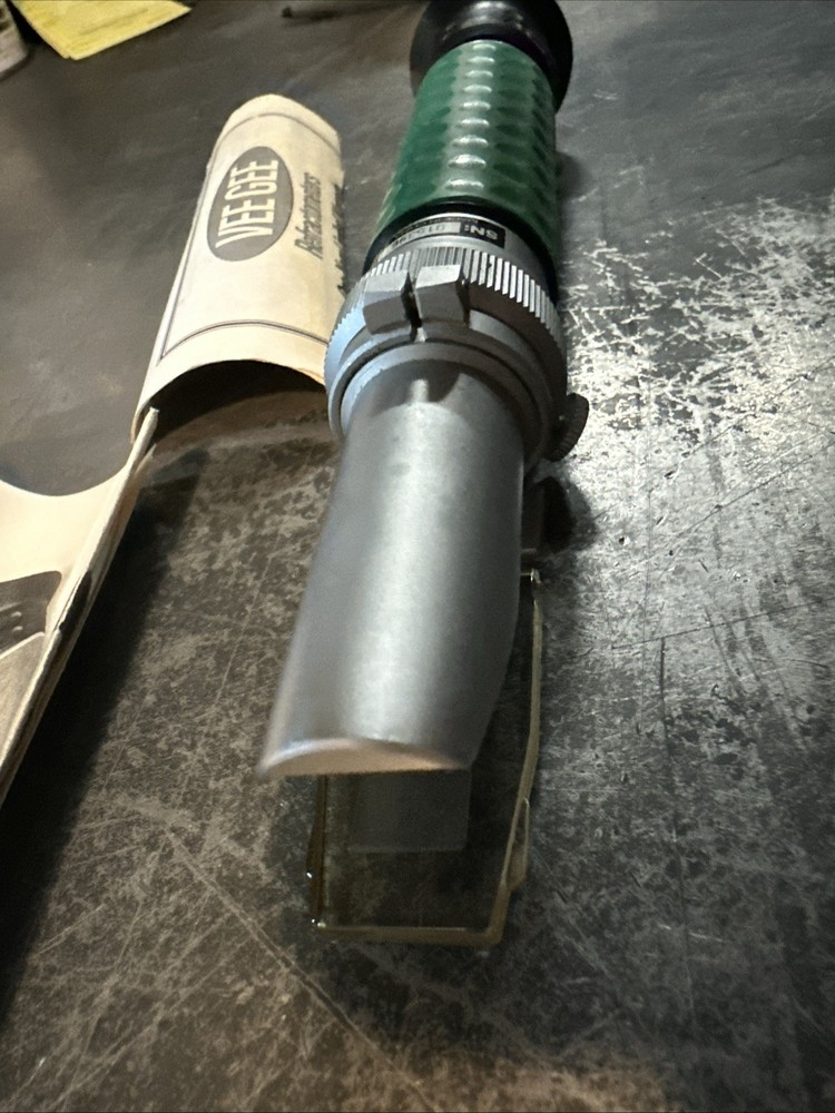 Vee Gee Refractometer Model: BX-20 Serial # 015396 In Pouch