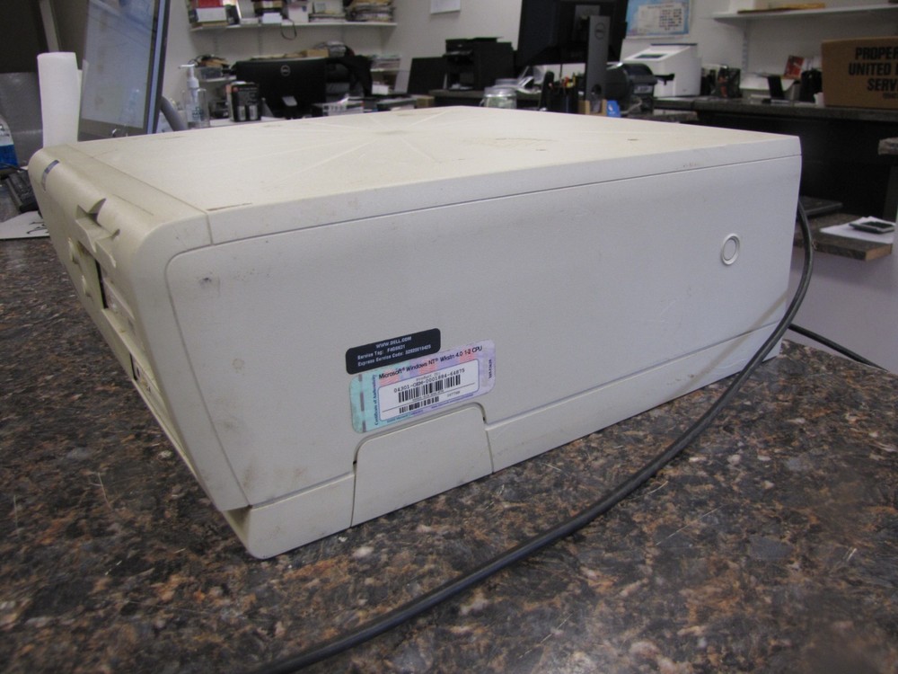 Dell OptiPlex GX110 Intel Pentium III PC Computer - no HD, powers on