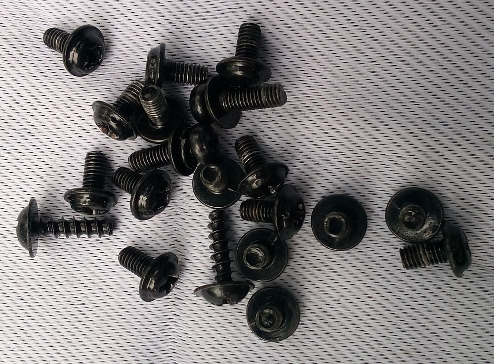 RCA RTRU5527-US Back Basel Screws