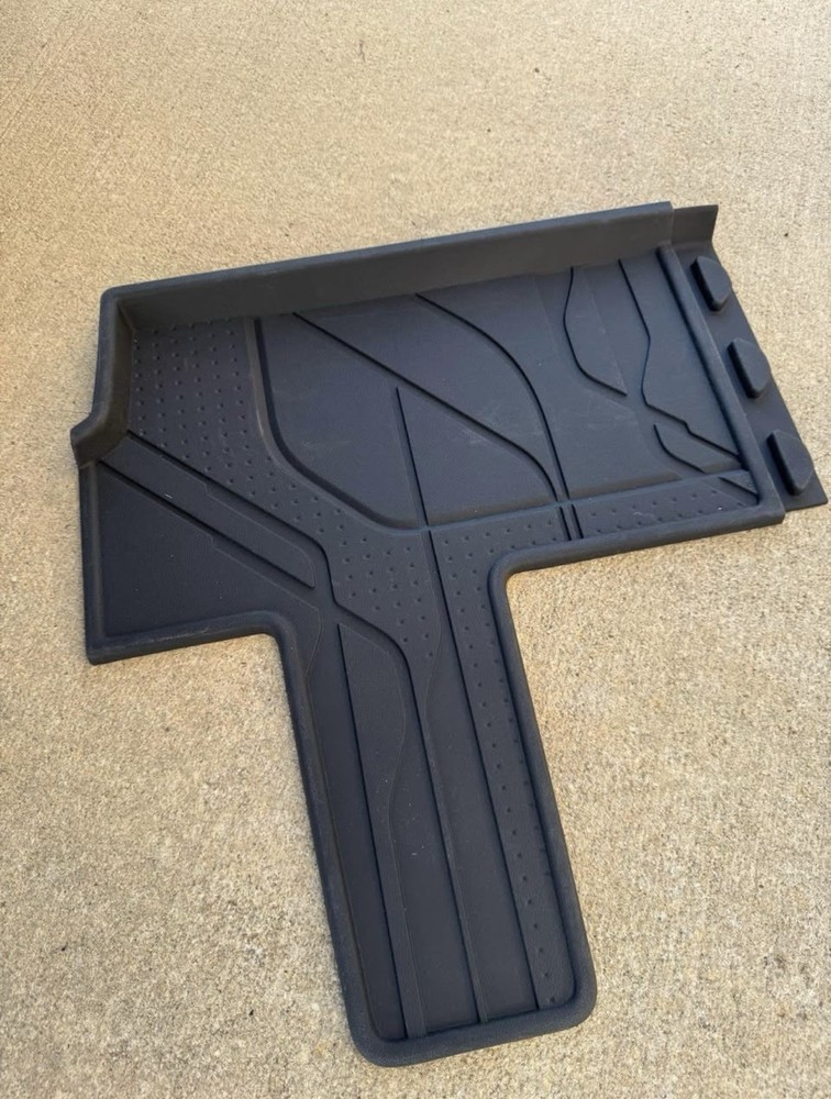 Third -Row Weather Floor Liner ￼