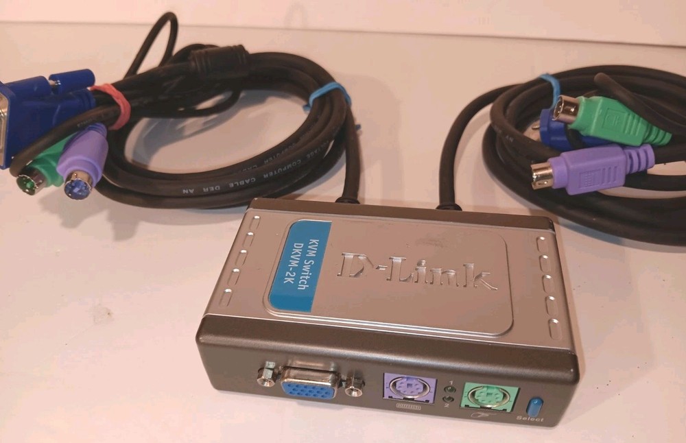 D-Link DKVM-2K 2- Port KVM Switch with Cables. PS/2 Connectors. Multi PC .